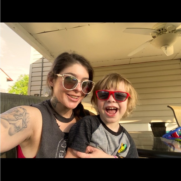 Meet your Posher, Lauren LaLa B. - Picture 17 of 17